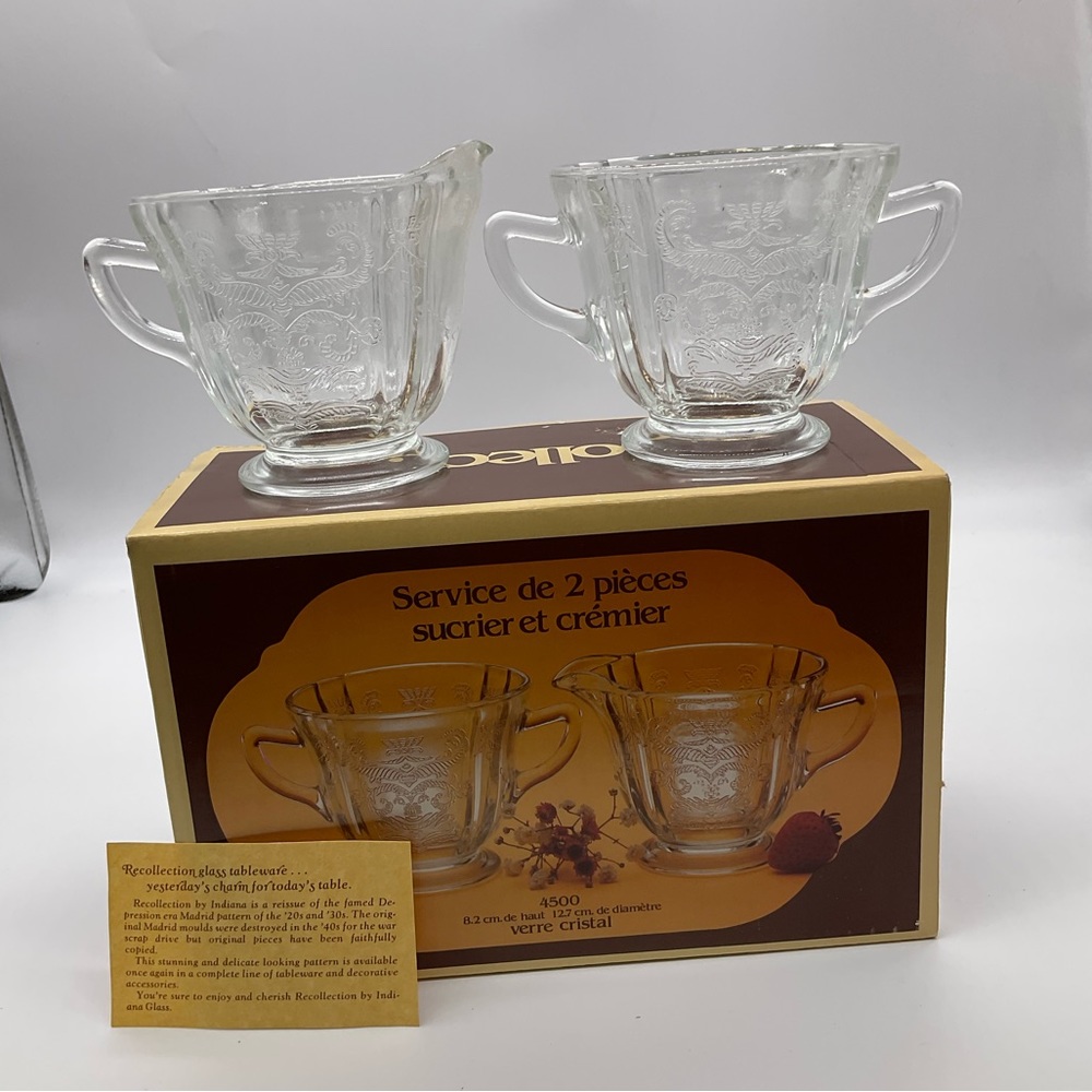 VINTAGE RECOLLECTION 2 PC. CREAM AND SUGAR SET‎ CRYSTAL GLASS